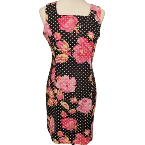 Courtenay Dresses & Skirts - Courtenay Floral Sheath Dress Size 10